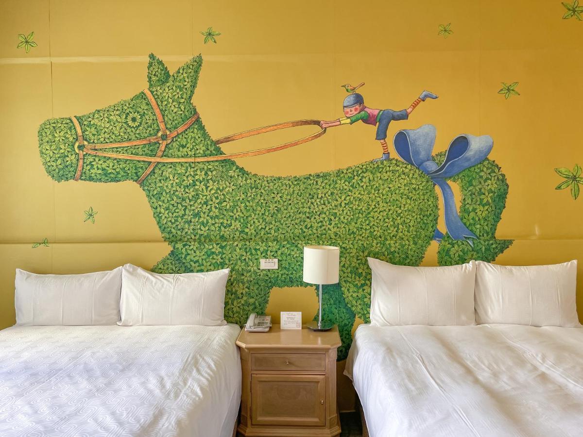 Chateau de Chine Hotel Hualien Exterior foto A room at the Wizard of Oz Hotel